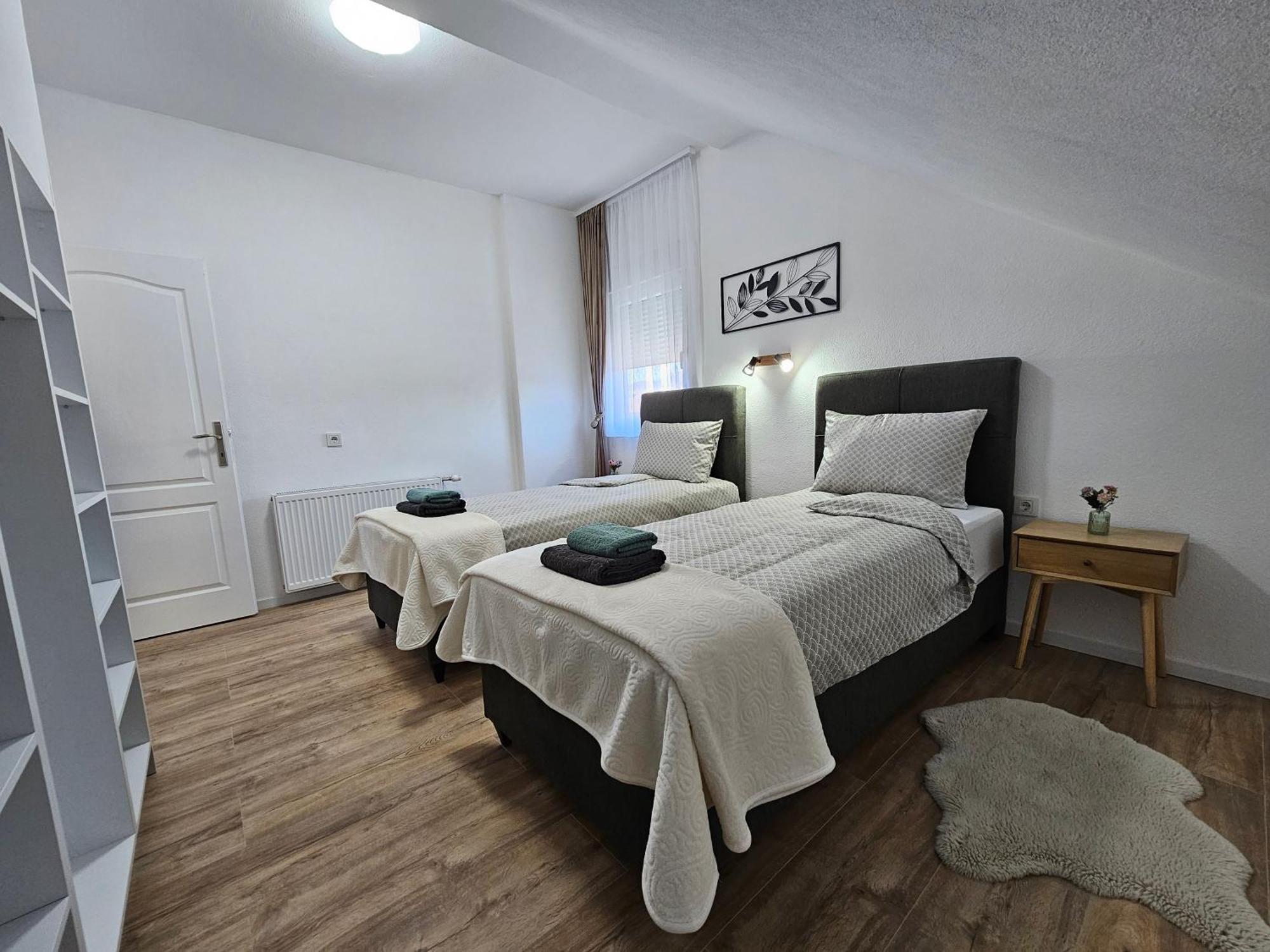 Ana Apartment Gracac  Luaran gambar