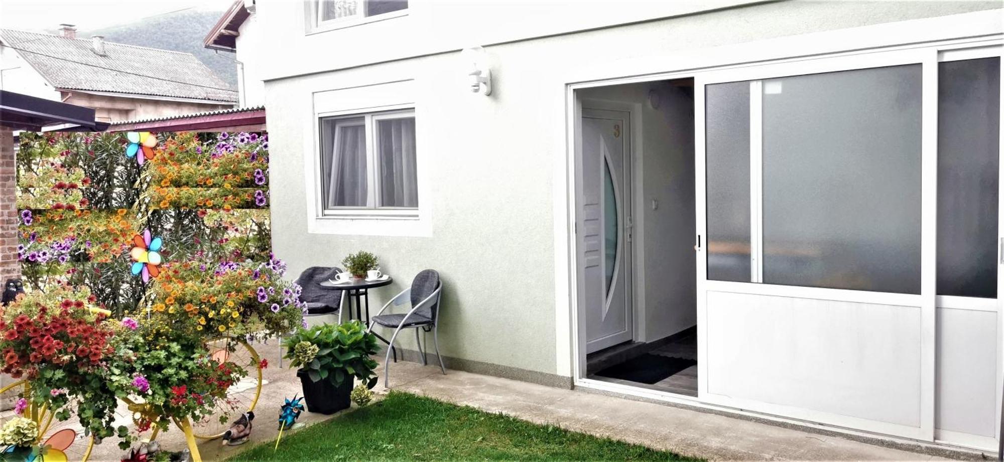 Ana Apartment Gracac  Luaran gambar