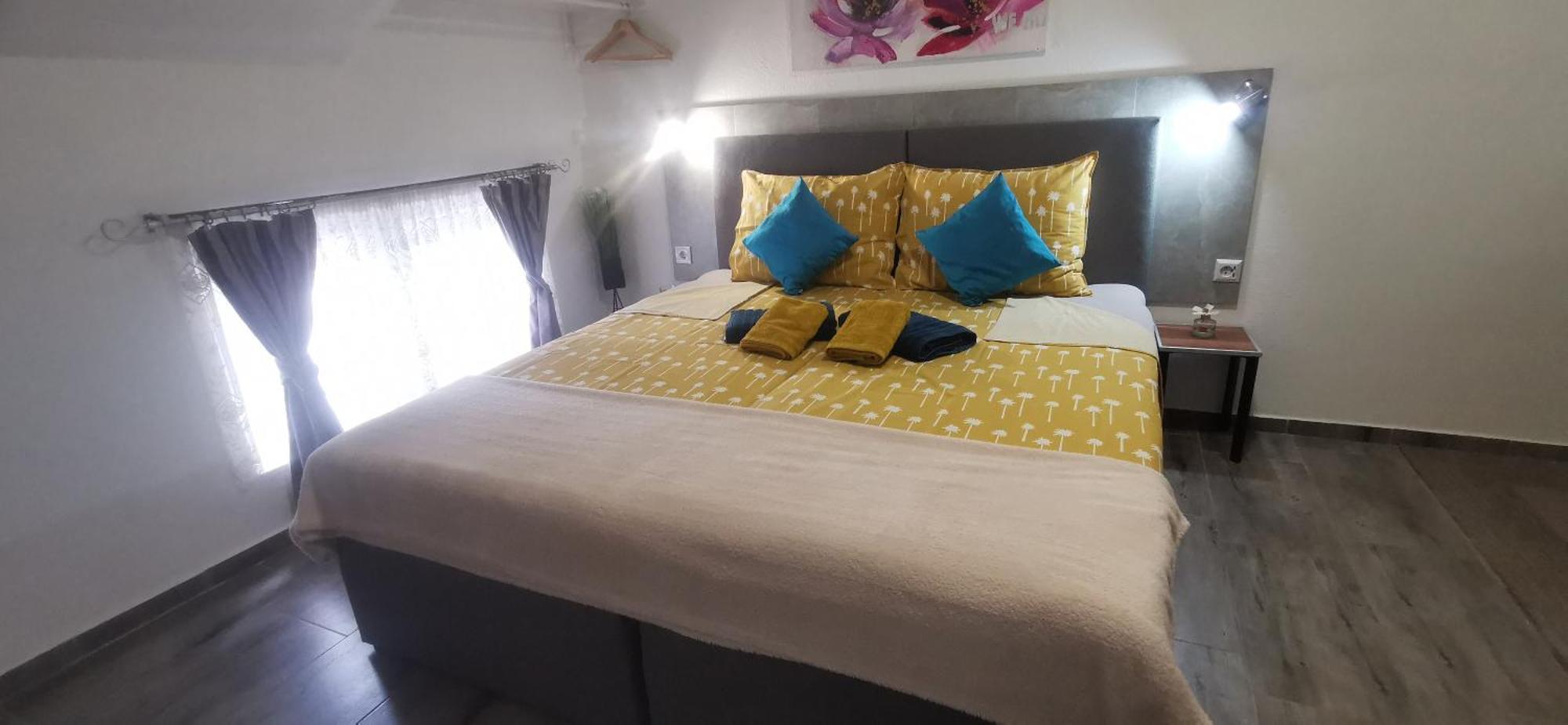 Ana Apartment Gracac  Luaran gambar