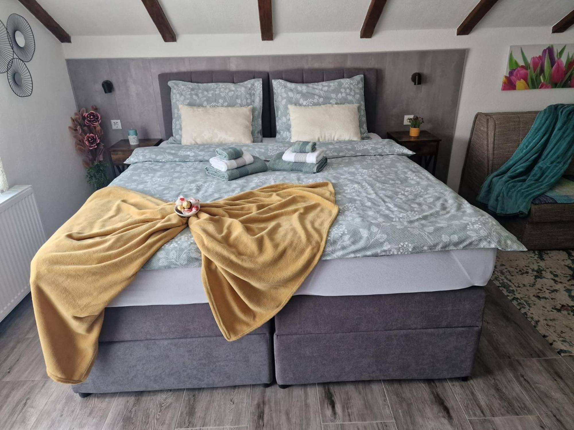 Ana Apartment Gracac  Luaran gambar