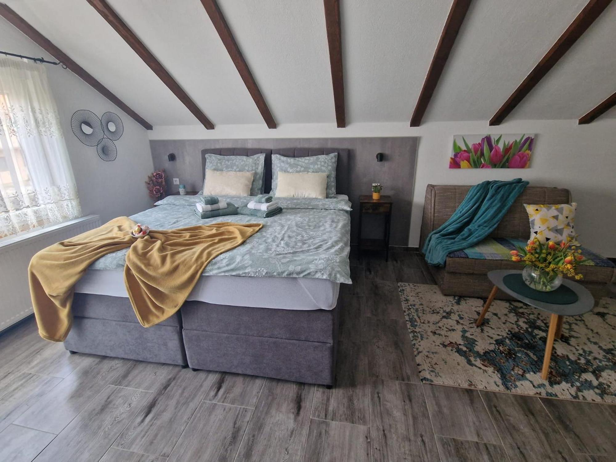 Ana Apartment Gracac  Luaran gambar